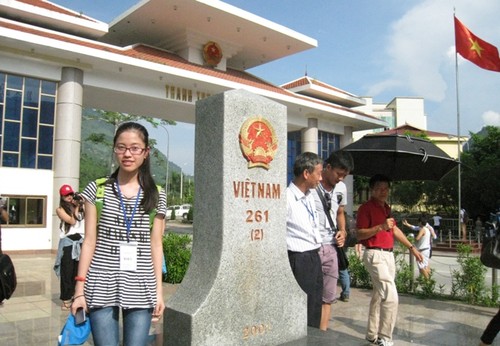 Trại hè Việt Nam 2013: Thăm cửa khẩu Thanh Thủy, Hà Giang - ảnh 3